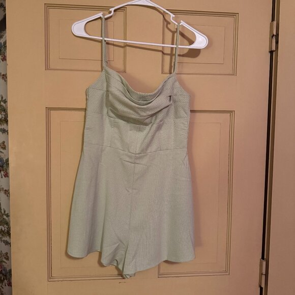 Luvalot Green Romper - Picture 1 of 2